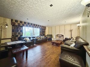 Lounge- click for photo gallery